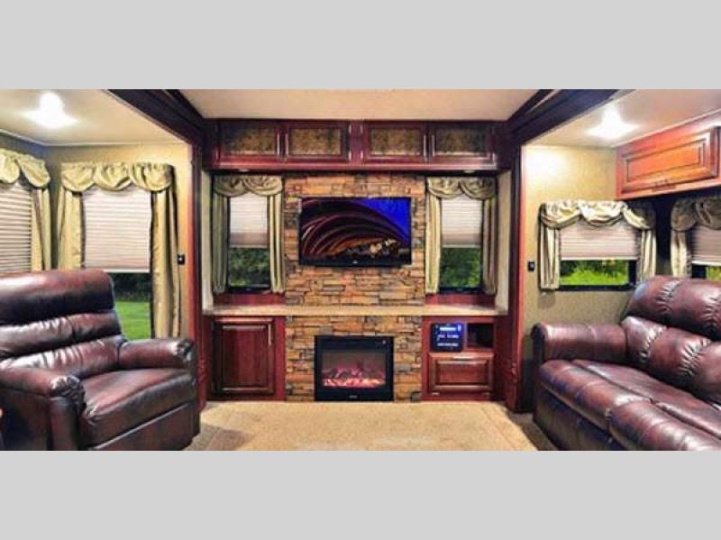 2016 Canyon Trail Fifth Wheels Living Room