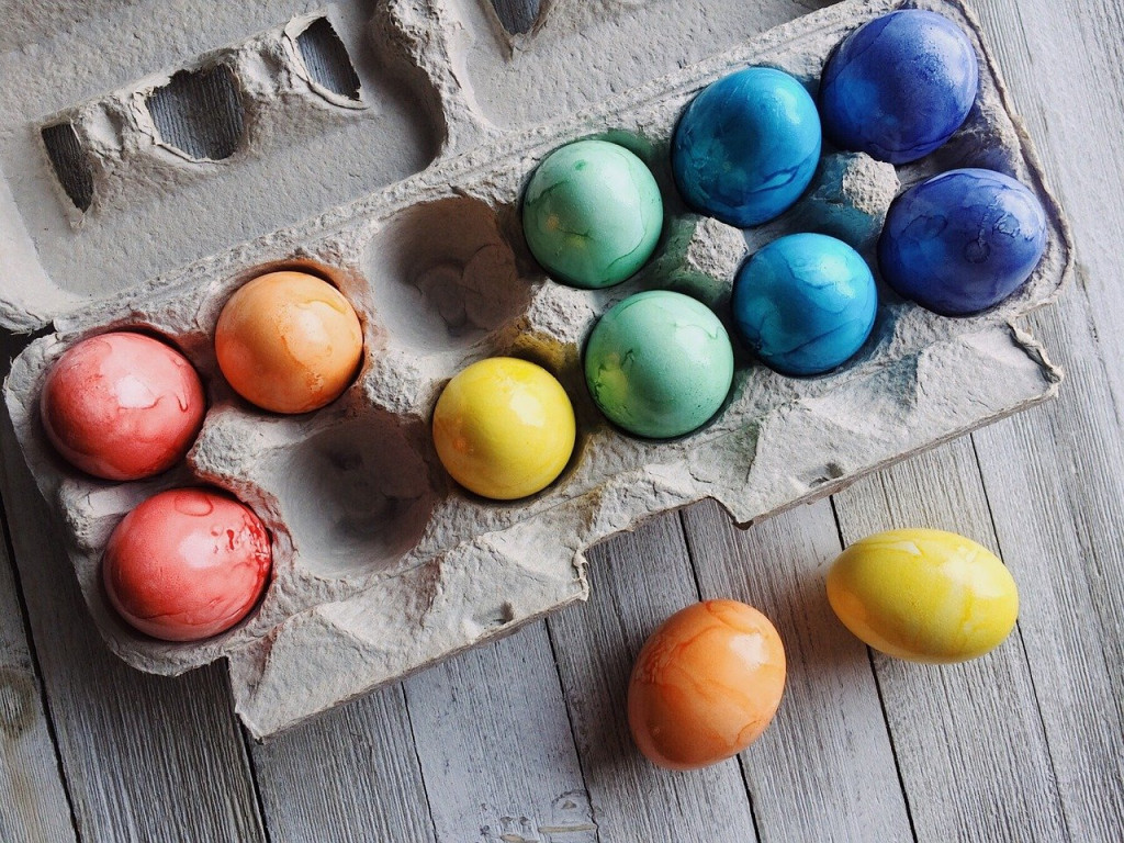 Eggs Colored